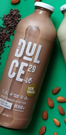 Leche de almendras · Cacao